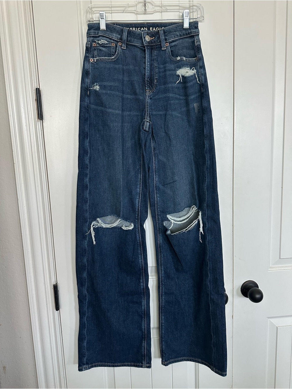 American Eagle Super High Wasted Baggy Wide-Leg Distressed Jeans (size 0 long)